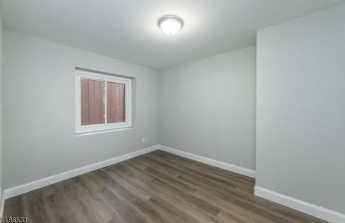 142 Nottingham Sq, Hackettstown NJ  07840-4236 exterior