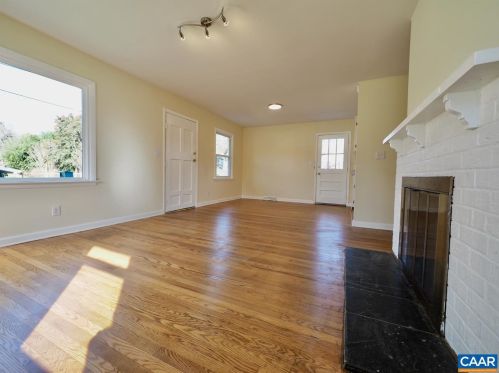 1112 Holmes Ave, Charlottesville, VA 22901-3723