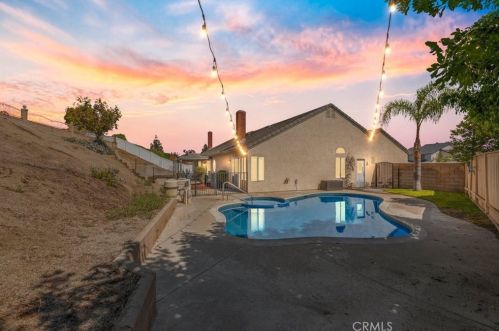 11279 Cadbury Dr, Riverside, CA 92505-2269