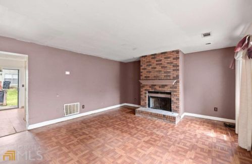 911 Holden Ln, Atlanta, GA 30349-6461