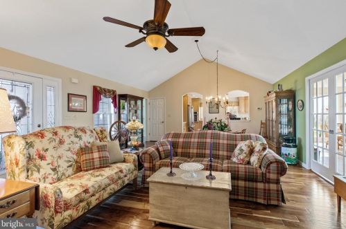 2360 Vw Dr, Lancaster PA  17602-1016 exterior