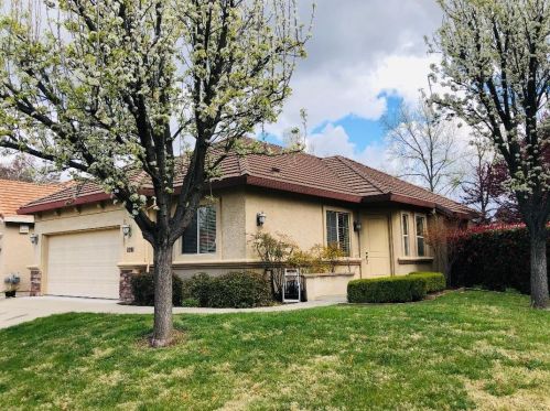 8201 Ashcrest Ln, Fair Oaks, CA 95628-2675