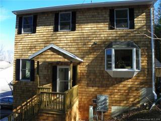 601 Essex Ct, Torrington, CT 06790-2841