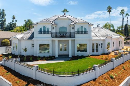 302 Sunset Dr, Redlands, CA 92373-7169