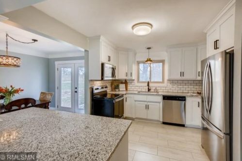 2382 Hillside Rd, Saint Paul MN  55110-5534 exterior