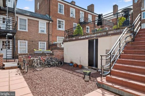 25 Palmer Sq, Princeton NJ  08540-3727 exterior