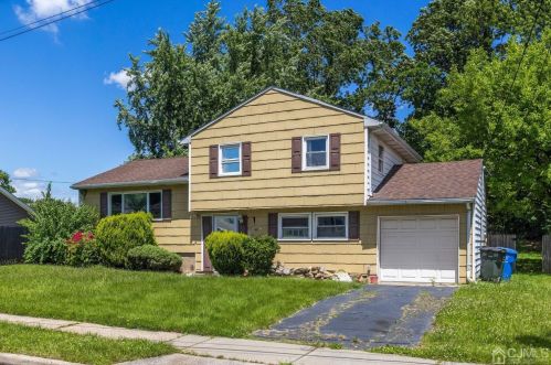 48 Erik Dr, Perth Amboy, NJ 08863-1509