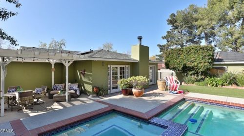 2347 Caracas St, Glendale CA  91214-3004 exterior