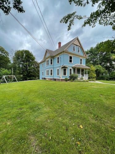 140 Laurel Hill Ave, Glocester, RI 02859-3123
