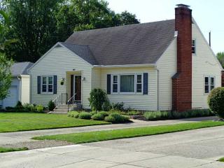 325 Broadmoor Blvd, Springfield OH  45504-1122 exterior