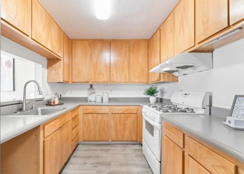 56 Garnett Ter, San Francisco CA 94124-2572 exterior