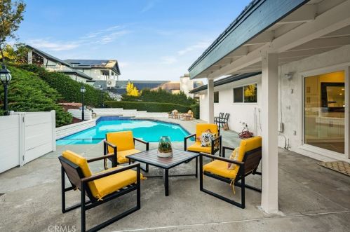 12821 Bonita Heights Dr, Santa Ana CA  92705-1319 exterior