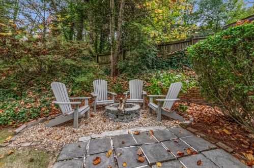 445 Highbrook Dr, Atlanta GA  30342-2316 exterior
