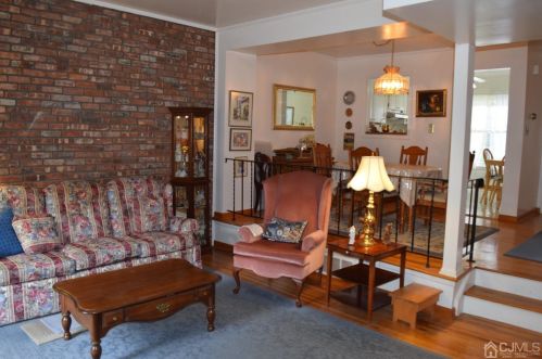 76 Wick Dr, Perth Amboy, NJ 08863-1444