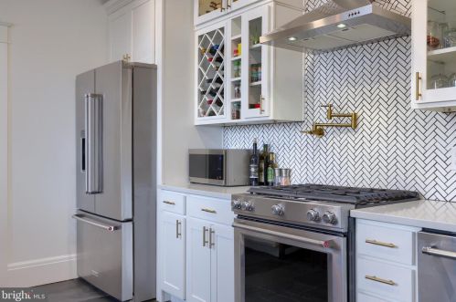 620 Pine St, Lancaster PA  17603-2824 exterior