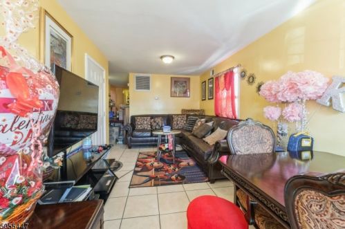 102 16th St, Paterson NJ 07524-2009 exterior