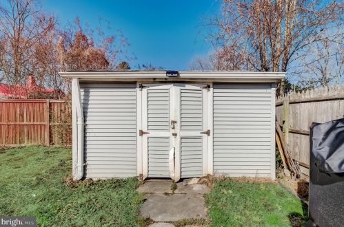 4946 Beech St, Shady Side MD 20764-9666 exterior