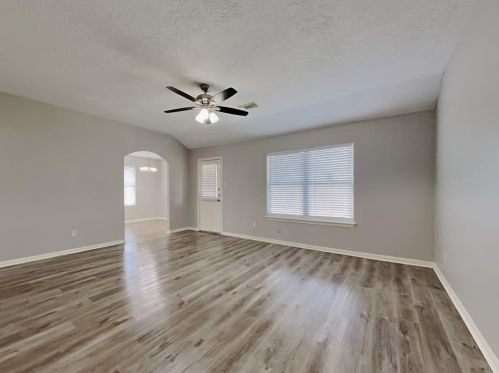 224 Kellyn Ct, Conroe, TX 77306-6339
