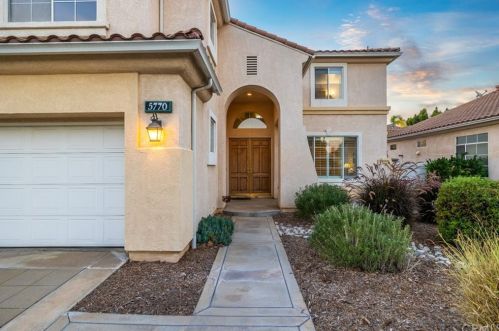 5770 Ridgeview Dr, La Verne, CA 91750-1726