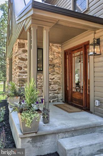 1604 Pine Rd, Carlisle PA  17015-9324 exterior