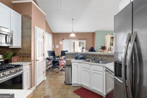 556 Goldfinch Way, Stockbridge GA  30281-9027 exterior