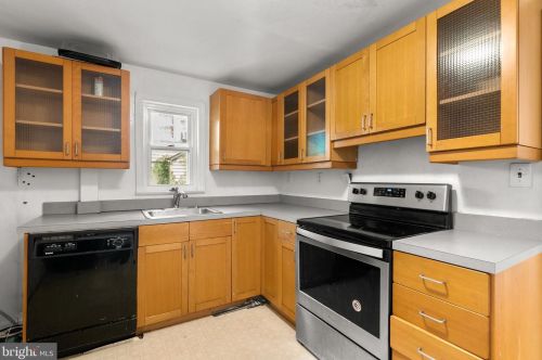 9910 Gardiner Ave, Silver Spring MD 20902-5111 exterior