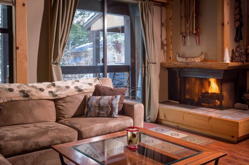 3015 Silver Strike, Truckee CA  96161-4207 exterior