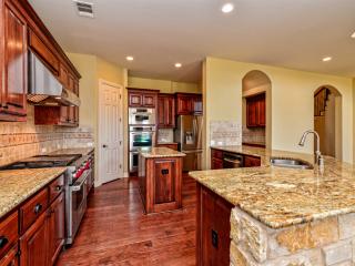 1908 Lakecliff Hills Ln, Austin TX  78732-2071 exterior