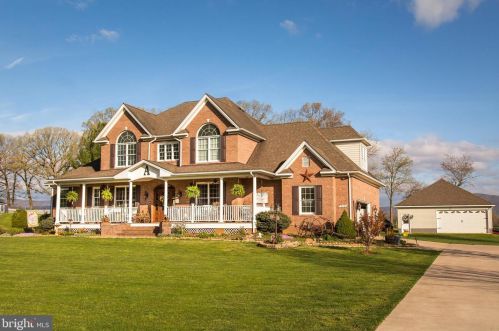 572 Old Farm Rd, Richmond National Battlefiel, VA 22835-3943