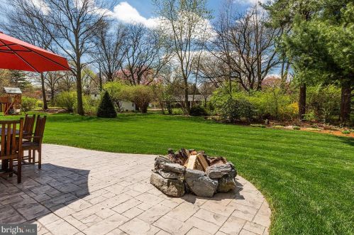 2006 Rachael Dr, Lancaster PA  17601-3655 exterior