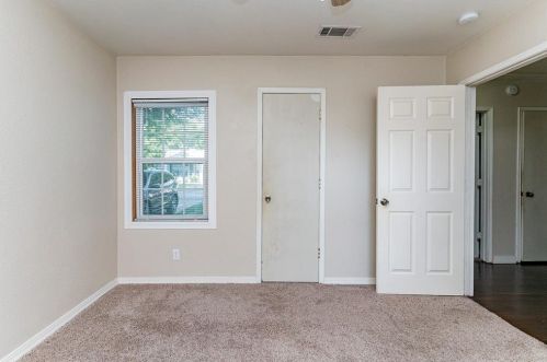 1210 Gilpin Ave, Dallas TX  75211-6019 exterior