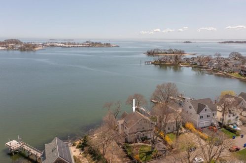 13 Seabreeze Pl, Norwalk CT  06854-4711 exterior