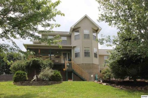 1405 Kay View Dr, Pigeon Forge, TN 37876-0269