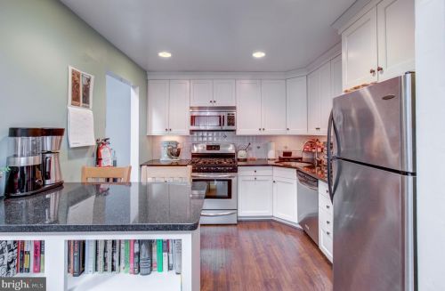 53 Voscek Ct, Trenton NJ 08648-2648 exterior