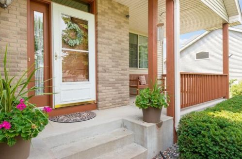 9917 Linden Ave, Minneapolis, MN 55443-1832