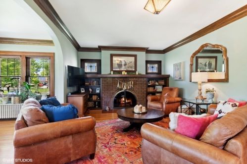 516 Webford Ave, Des Plaines, IL 60016-3317
