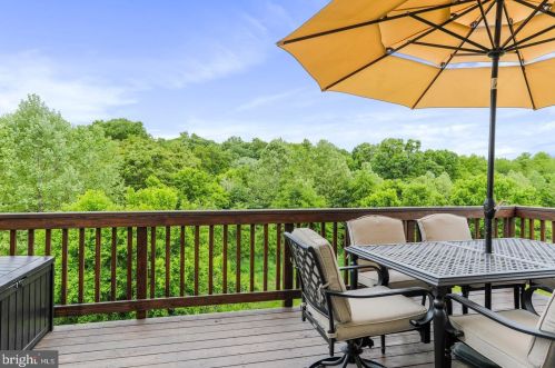 211 Ontario Dr, Falling Waters WV  25419-0059 exterior