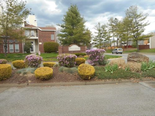 69 Carriage Crossing Ln, Middletown CT  06457-5829 exterior