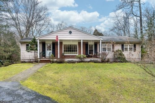 433 Pepperidge Tree Ln, Kinnelon, NJ 07405-2222