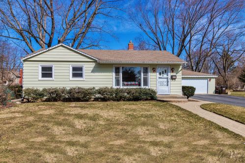 70 Catherine Ct, Bull Valley, IL 60014-6111