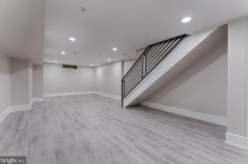 950 Front St, Philadelphia PA 19147-0043 exterior