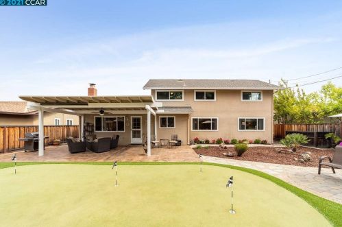 907 Hastings Dr, Concord CA  94518-3821 exterior