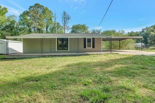 111 Lawanda Ln, Hiram, GA 30141-4918