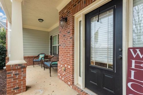 5733 Leaf Ridge Ln, Buford, GA 30518-4416