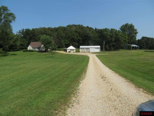 632 Ridge Rd, Elysian, MN 56028-4419