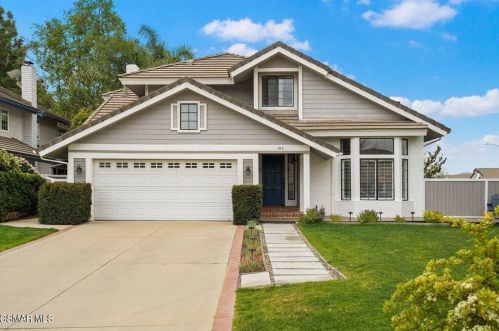 795 Oak Path Ct, Calabasas, CA 91377-3800