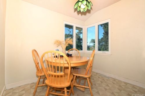 341 Cumberland Rd, Glendale CA  91202-1256 exterior