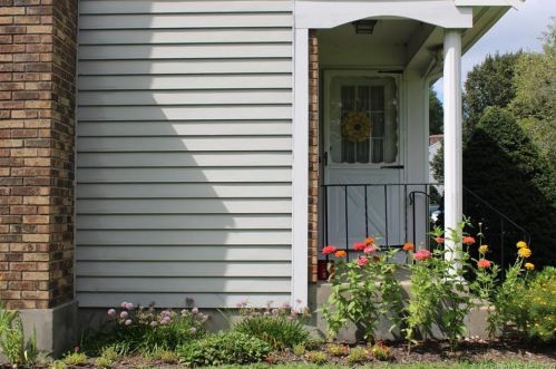 65 Sunrise Cir, Windsor CT  06095-1349 exterior