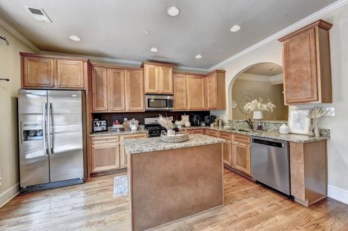 831 Mountain View Ter, Marietta GA  30064-2089 exterior
