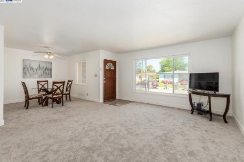 536 Solano Ave, Hayward, CA 94541-3646